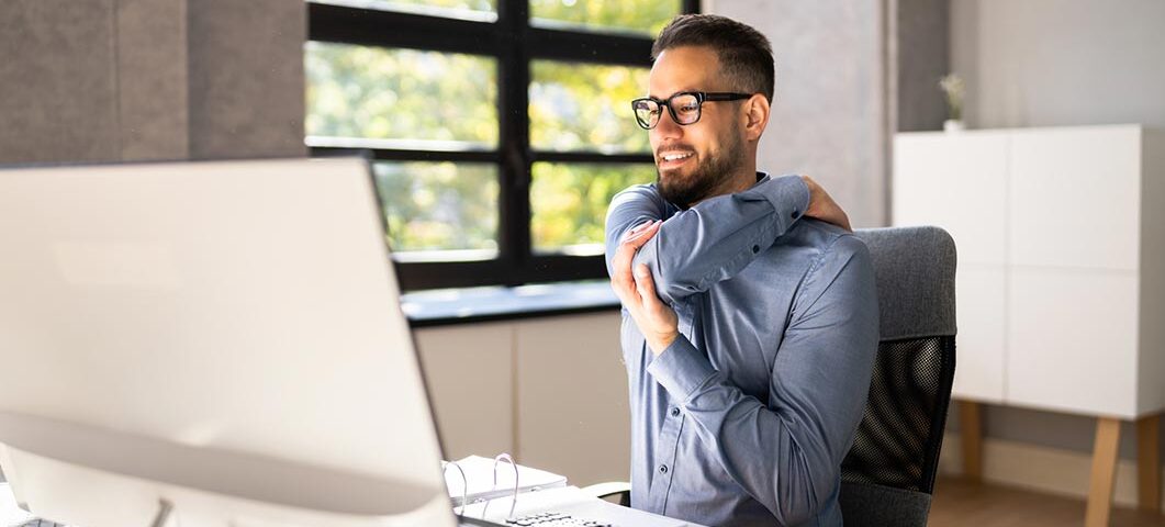 Dor na coluna devido a má postura